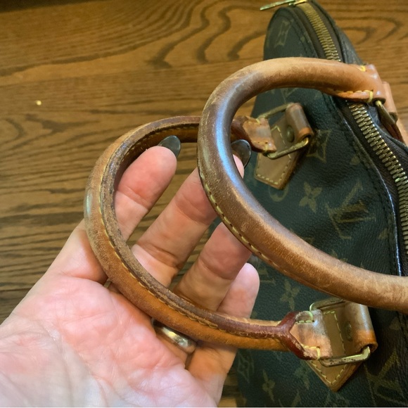 Louis Vuitton Alma Purse - Picture 3 of 11